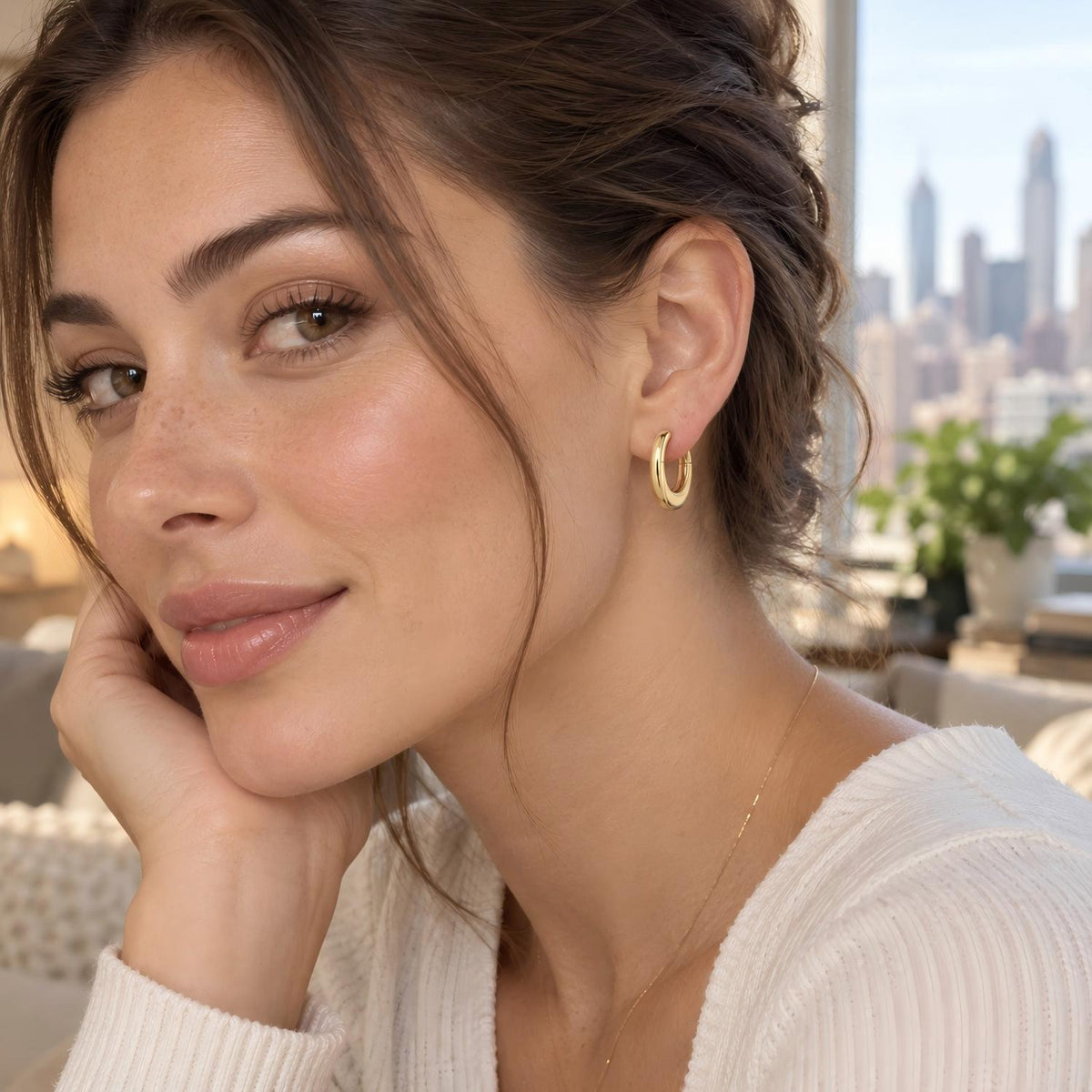 Single Crescent 18K Gold PVD F136 Titanium Clicker Hoop Earrings